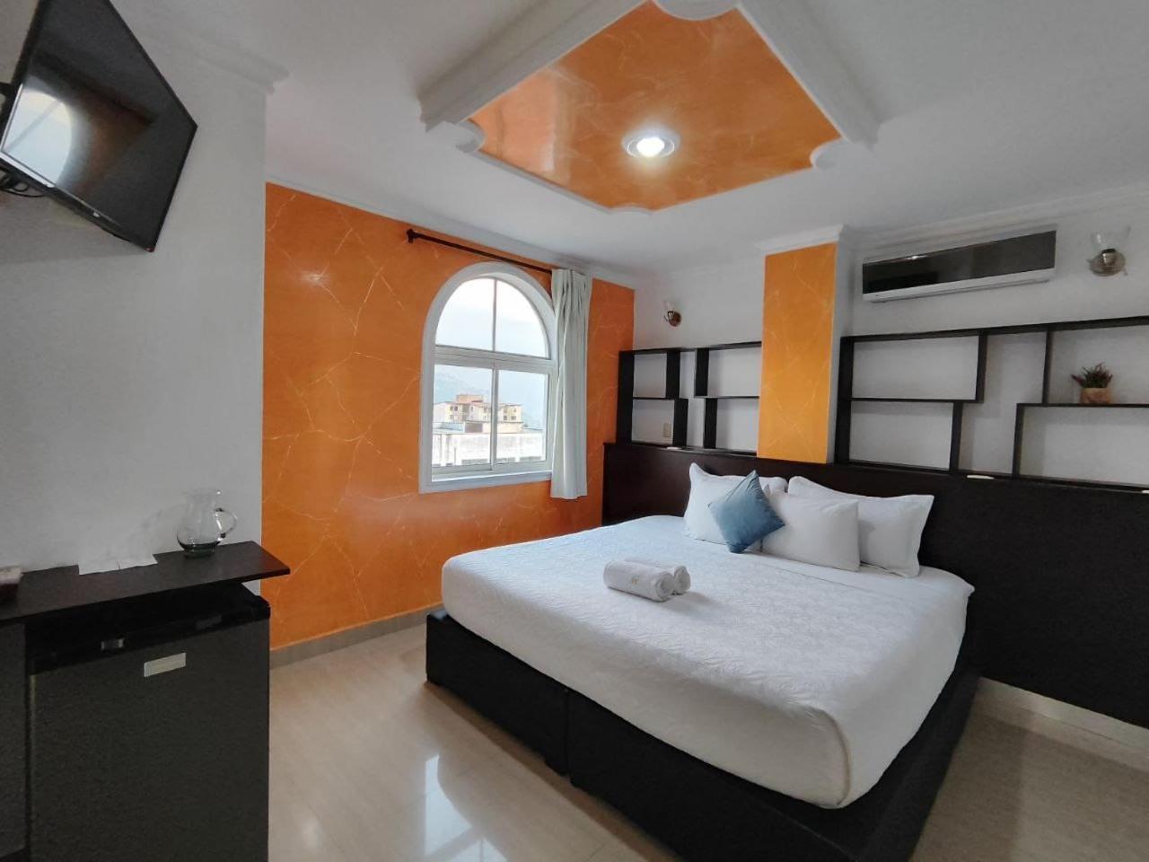 Hotel Milla Suites Merida Bagian luar foto